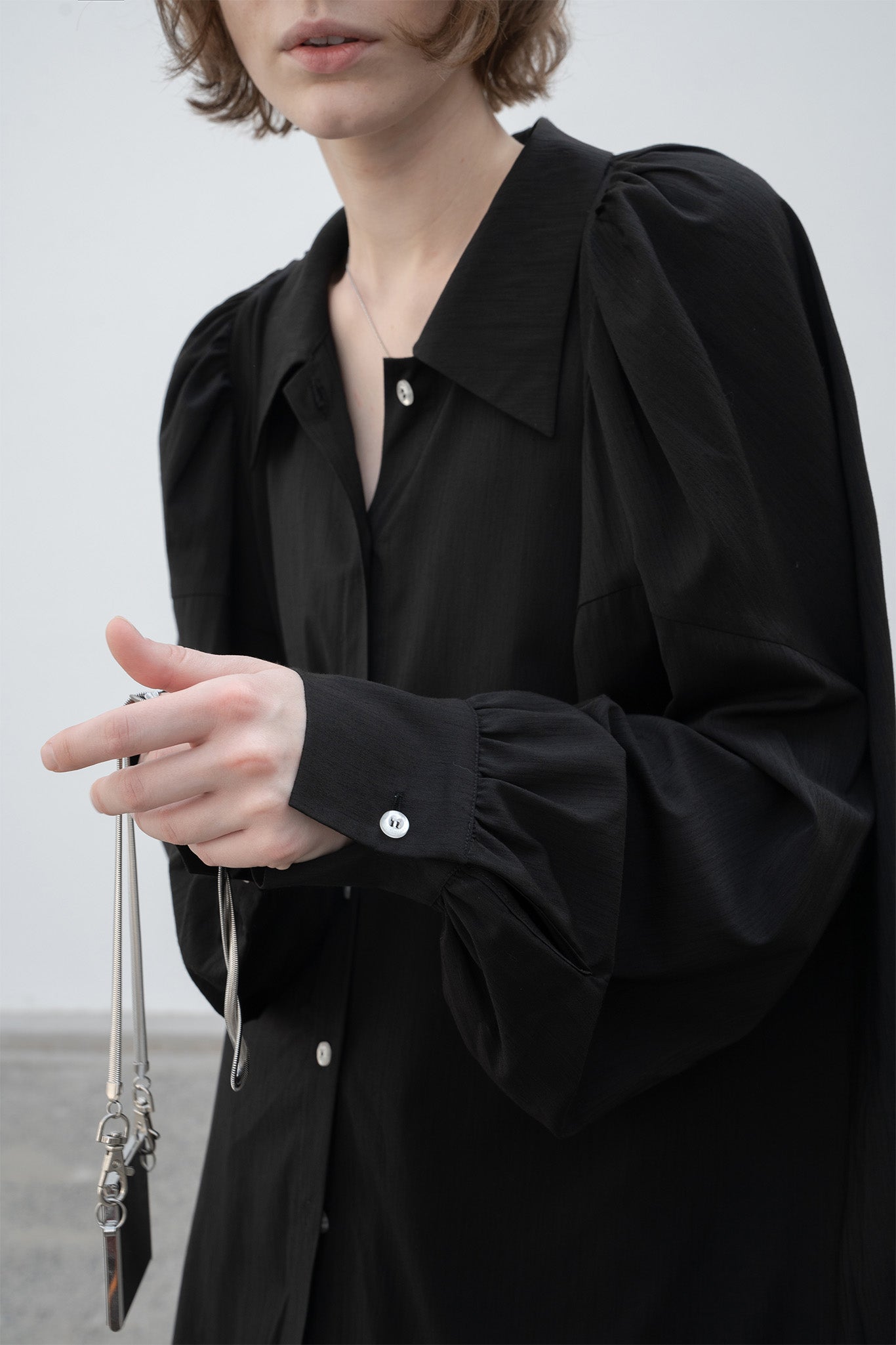 Gathered tuck shoulder volume sleeve over silhouette shirt 