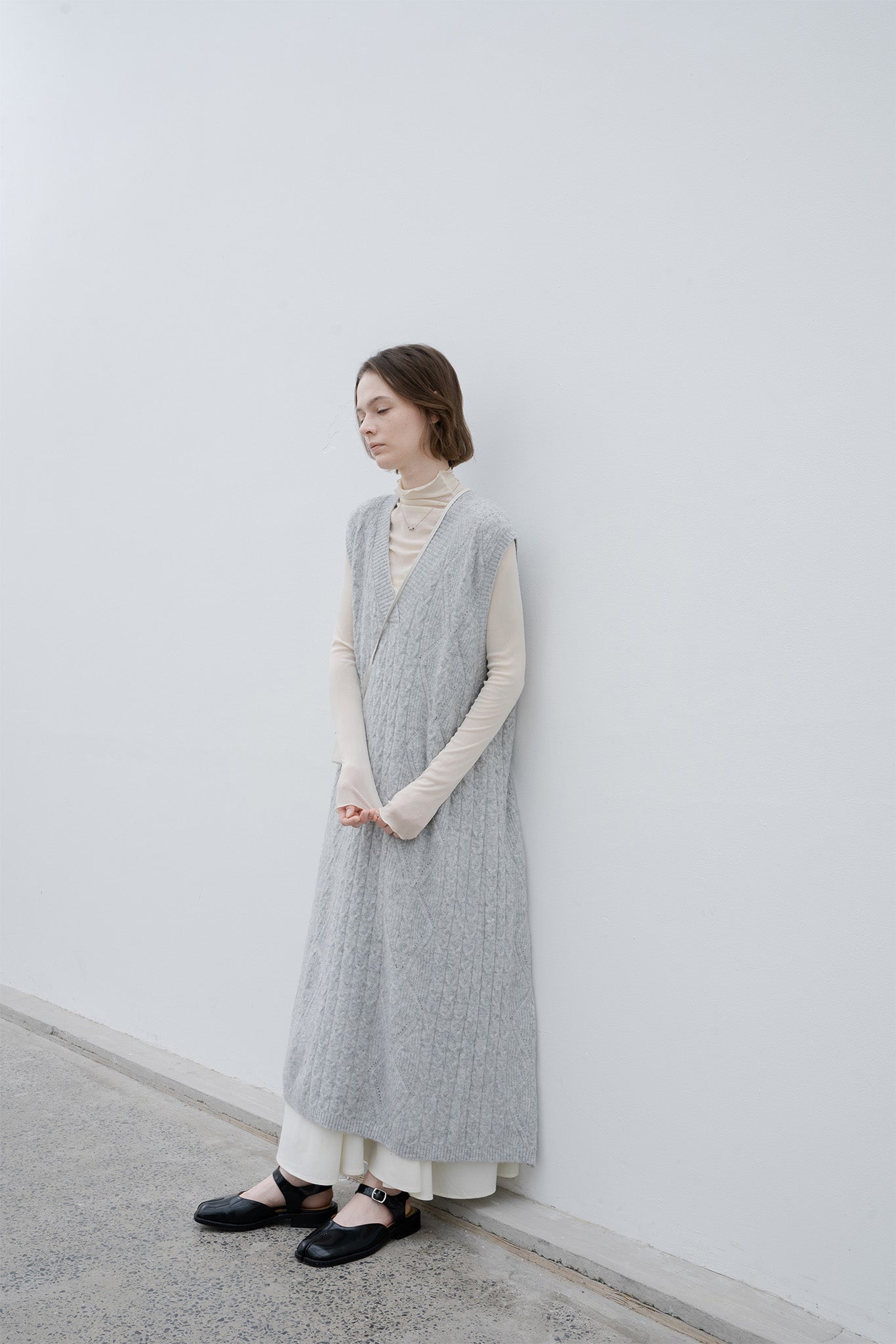 Back open cable knit long knit vest dress 