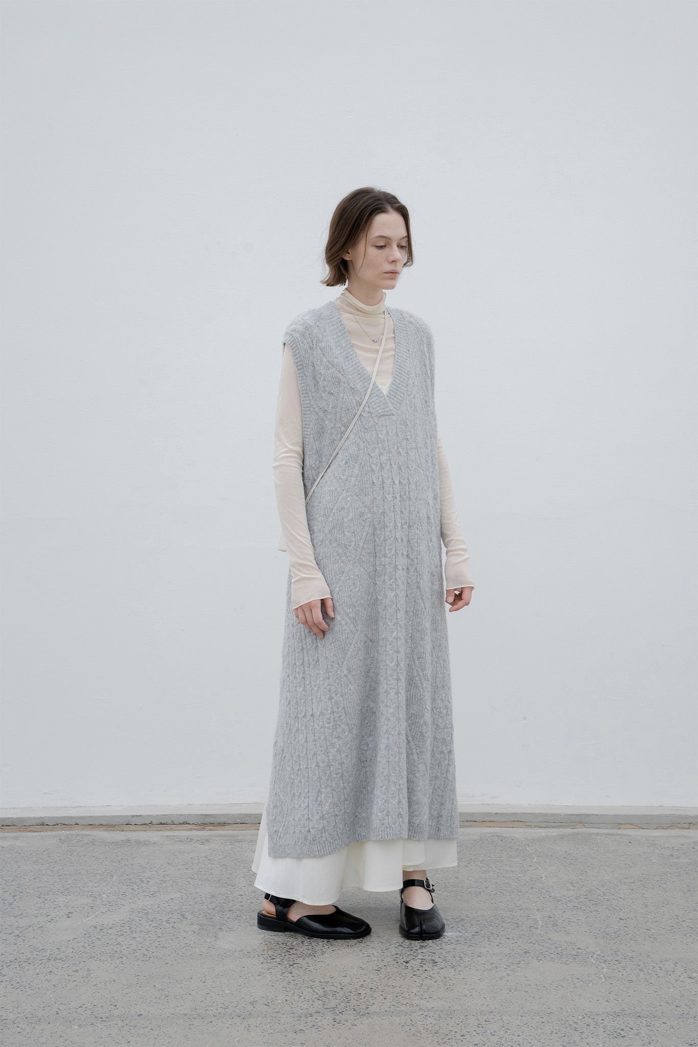 Back open cable knit long knit vest dress 