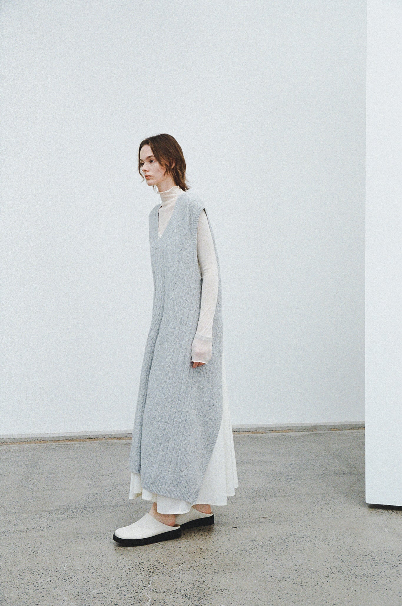 Back open cable knit long knit vest dress 